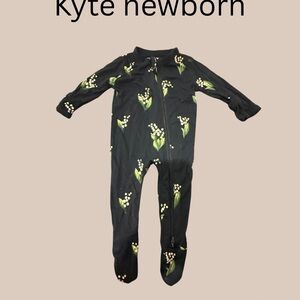 Kyte BABY Black with Green Floral Kids Footie